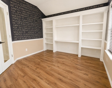 3844 Laurel Ridge Dr - Photo Thumbnail 5