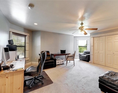 1712 Lakeshore Dr - Photo Thumbnail 10