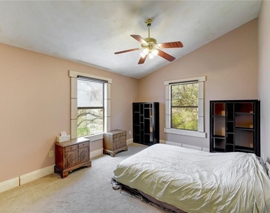 1712 Lakeshore Dr - Photo Thumbnail 7