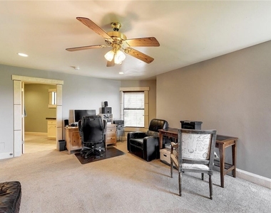 1712 Lakeshore Dr - Photo Thumbnail 11