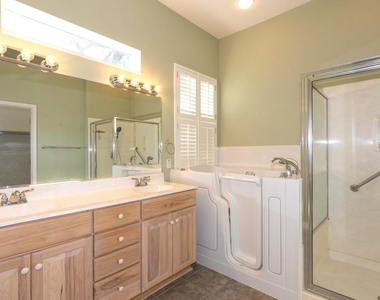 102 Harness Ln - Photo Thumbnail 14