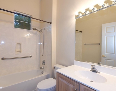102 Harness Ln - Photo Thumbnail 12