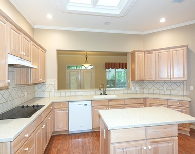 102 Harness Ln - Photo Thumbnail 7