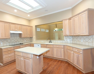 102 Harness Ln - Photo Thumbnail 8