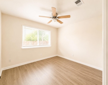 501 Amaryllis Ave - Photo Thumbnail 11
