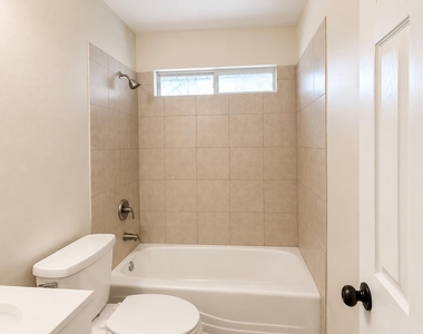 501 Amaryllis Ave - Photo Thumbnail 12