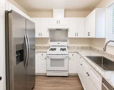 501 Amaryllis Ave - Photo Thumbnail 5