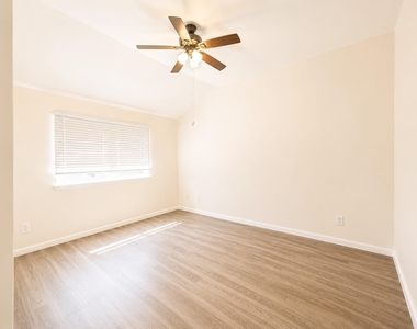 501 Amaryllis Ave - Photo Thumbnail 6