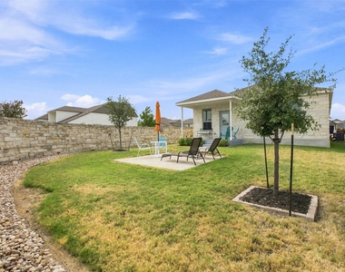 100 Bennington Dr - Photo Thumbnail 26