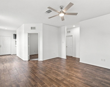 100 Bennington Dr - Photo Thumbnail 7