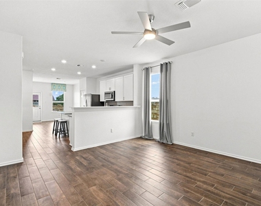 100 Bennington Dr - Photo Thumbnail 5