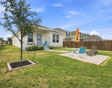 100 Bennington Dr - Photo Thumbnail 27