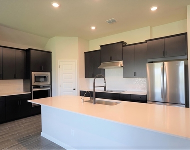 303 Bear Oak St - Photo Thumbnail 2