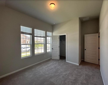 303 Bear Oak St - Photo Thumbnail 20