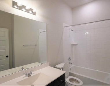303 Bear Oak St - Photo Thumbnail 15