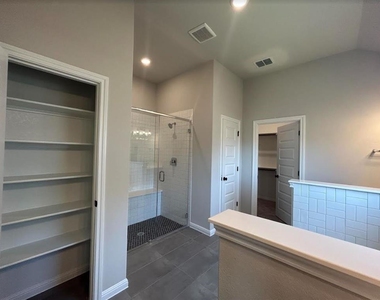303 Bear Oak St - Photo Thumbnail 11