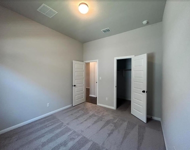 303 Bear Oak St - Photo Thumbnail 17