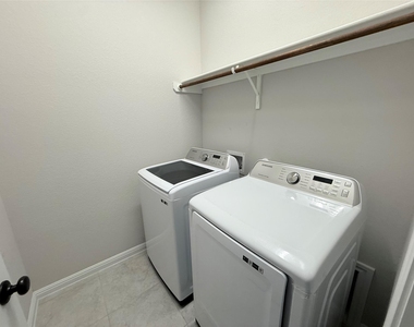 303 Bear Oak St - Photo Thumbnail 21