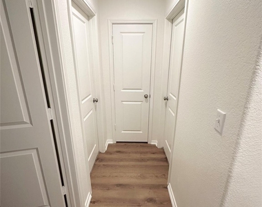 7325 Spotted Leaf Way - Photo Thumbnail 12