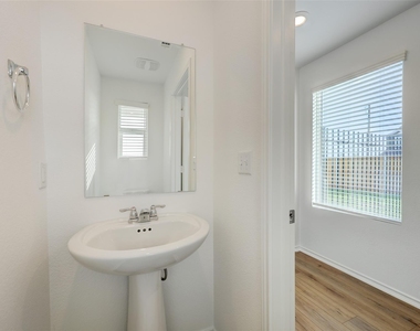 7325 Spotted Leaf Way - Photo Thumbnail 7