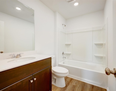 7325 Spotted Leaf Way - Photo Thumbnail 10