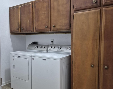 6806 Old Middleburg Road S - Photo Thumbnail 24
