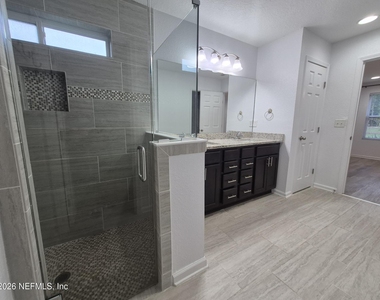 6806 Old Middleburg Road S - Photo Thumbnail 16