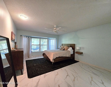 963 Collinswood Drive - Photo Thumbnail 6