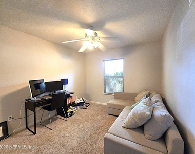 963 Collinswood Drive - Photo Thumbnail 11