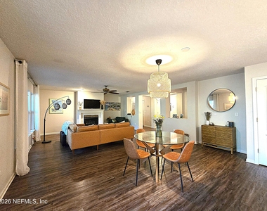 963 Collinswood Drive - Photo Thumbnail 2