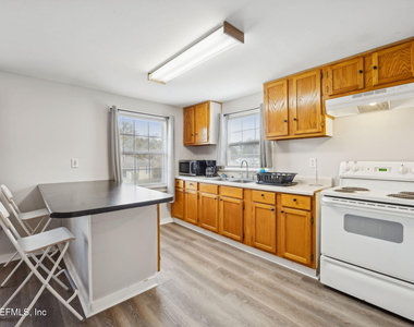 5342 Kingsbury Street - Photo Thumbnail 8
