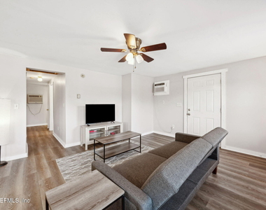 5342 Kingsbury Street - Photo Thumbnail 3