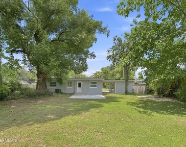 6856 Camelot Road - Photo Thumbnail 14