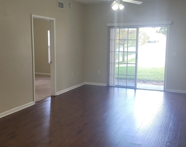 8215 Green Parrot Road - Photo Thumbnail 6