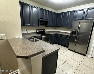 8215 Green Parrot Road - Photo Thumbnail 4