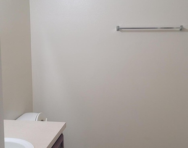 8215 Green Parrot Road - Photo Thumbnail 16