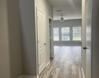 434 Honeycomb Way - Photo Thumbnail 2