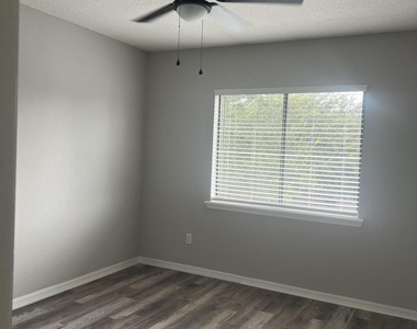 434 Honeycomb Way - Photo Thumbnail 17