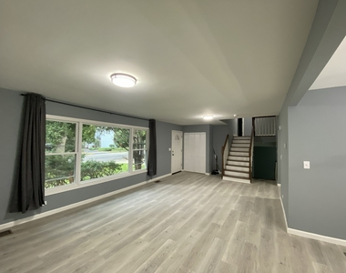 819 59th Street - Photo Thumbnail 3