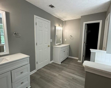 2910 Arden Ridge Drive - Photo Thumbnail 13