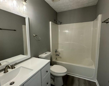 2910 Arden Ridge Drive - Photo Thumbnail 15