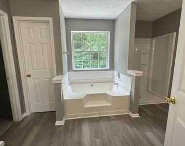 2910 Arden Ridge Drive - Photo Thumbnail 11