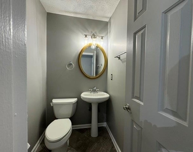 2910 Arden Ridge Drive - Photo Thumbnail 6
