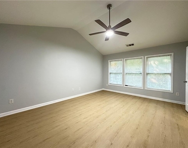 2468 Worrall Hill Way - Photo Thumbnail 7