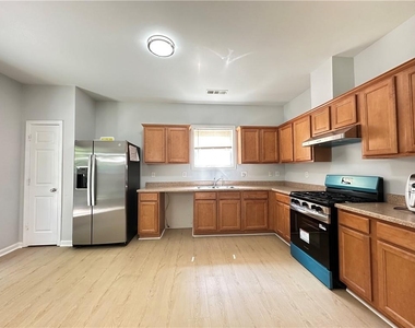 2468 Worrall Hill Way - Photo Thumbnail 5