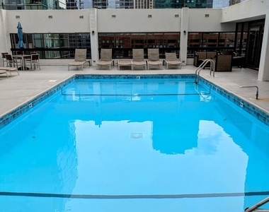 230 E Ontario Street - Photo Thumbnail 22