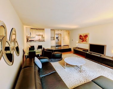 230 E Ontario Street - Photo Thumbnail 6