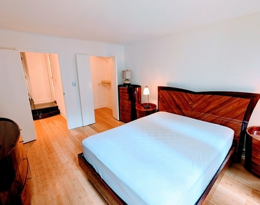 230 E Ontario Street - Photo Thumbnail 16