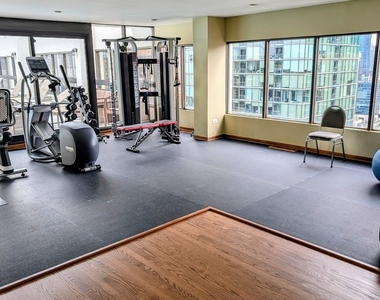 230 E Ontario Street - Photo Thumbnail 21
