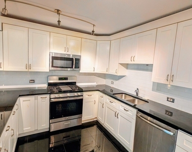 230 E Ontario Street - Photo Thumbnail 9